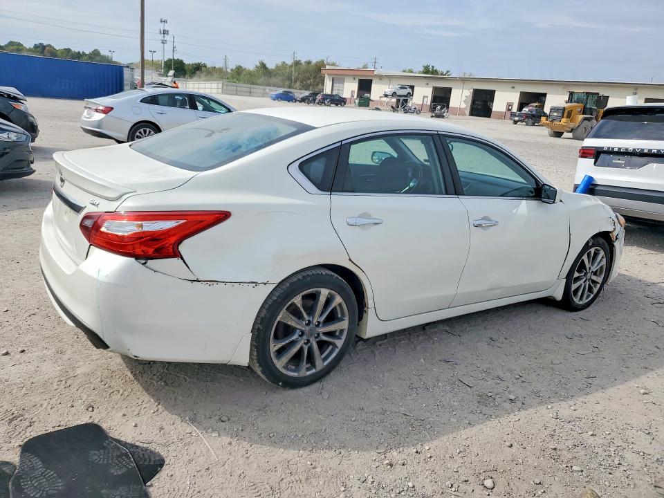 2017 Nissan Altima მანქანა იყიდება აუქციონზე, vin: 1N4AL3AP9HC264598, აუქციონის ნომერი: 71076356