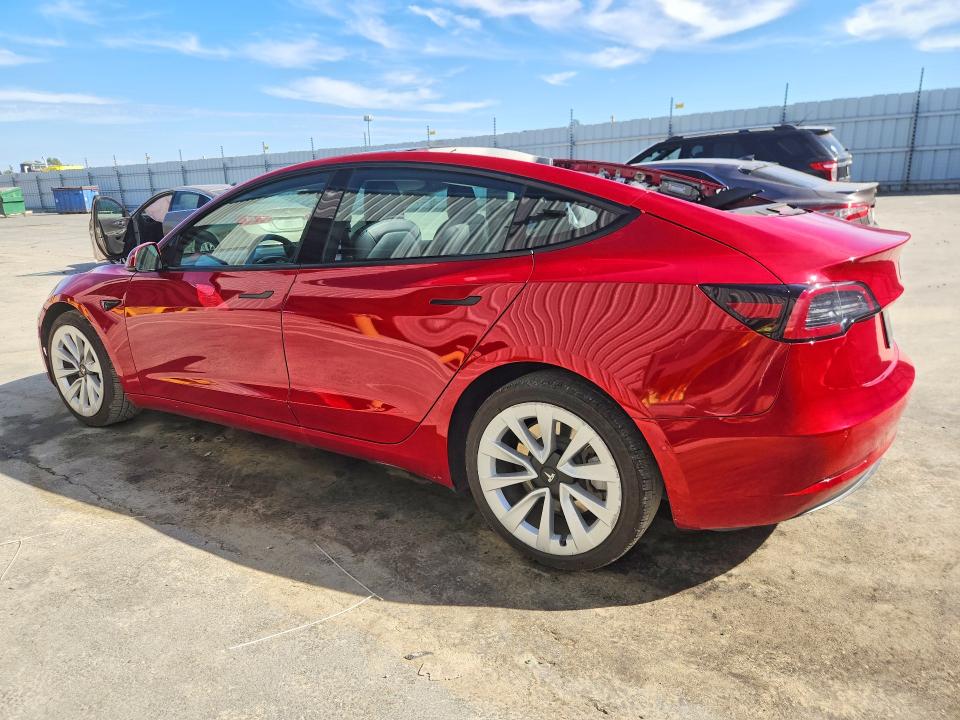 68591696 :رقم المزاد ، 5YJ3E1EA4NF303782 vin ، 2022 Tesla Model 3 مزاد بيع