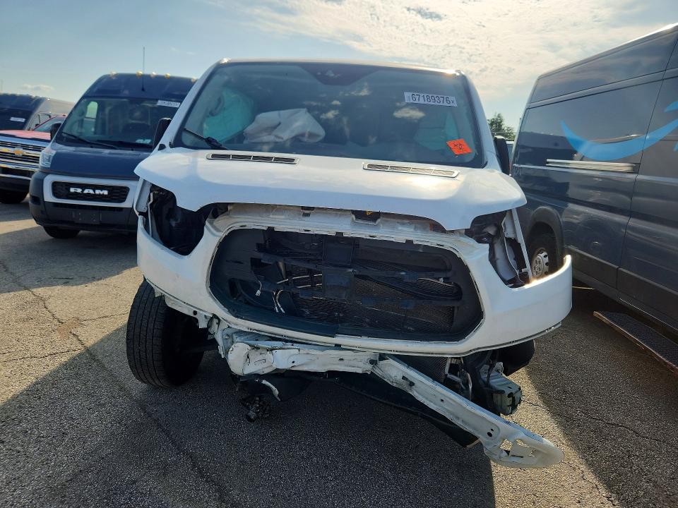 67189376 :رقم المزاد ، 1FTYE1ZM8JKB56325 vin ، 2018 Ford Transit مزاد بيع