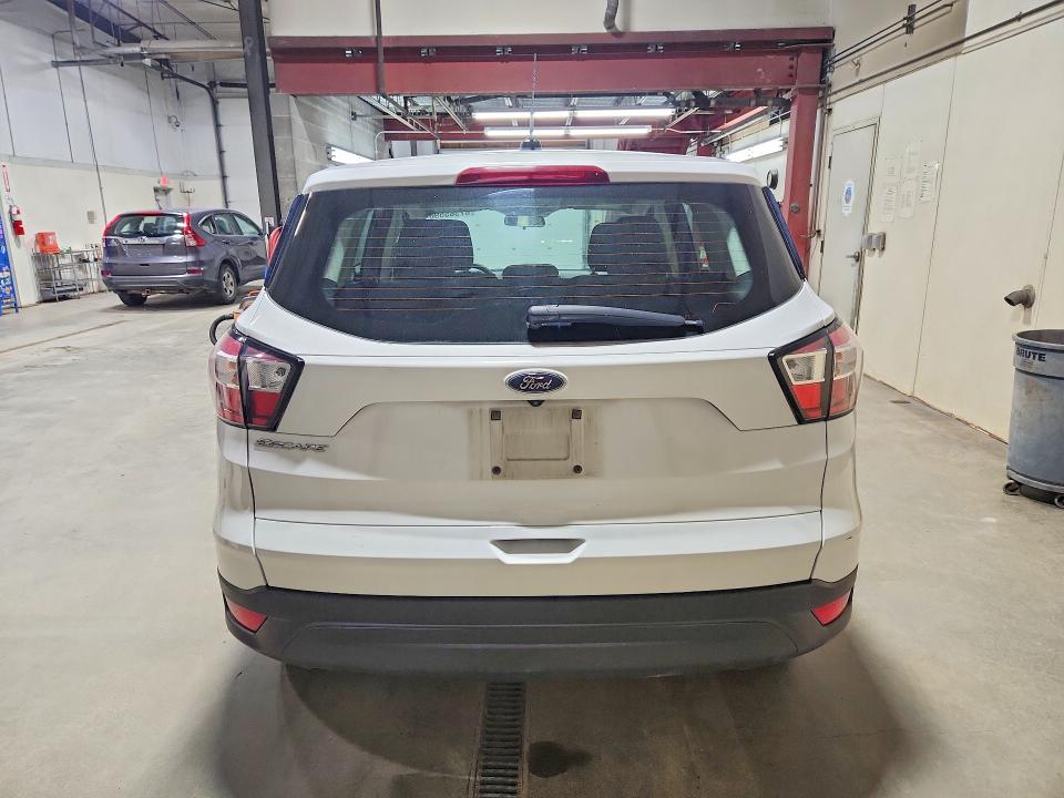 2018 Ford Escape მანქანა იყიდება აუქციონზე, vin: 1FMCU0F70JU855966, აუქციონის ნომერი: 67365596