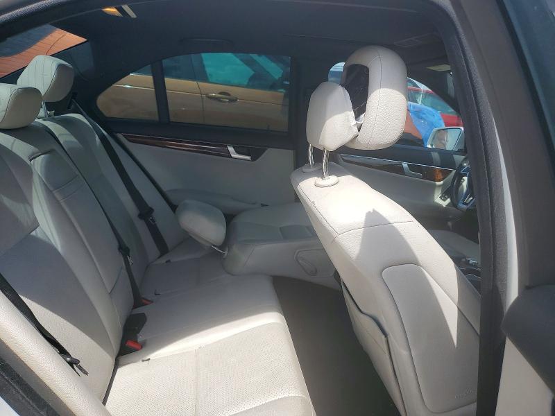 2012 Mercedes-benz C მანქანა იყიდება აუქციონზე, vin: WDDGF4HB1CA624842, აუქციონის ნომერი: 70025476