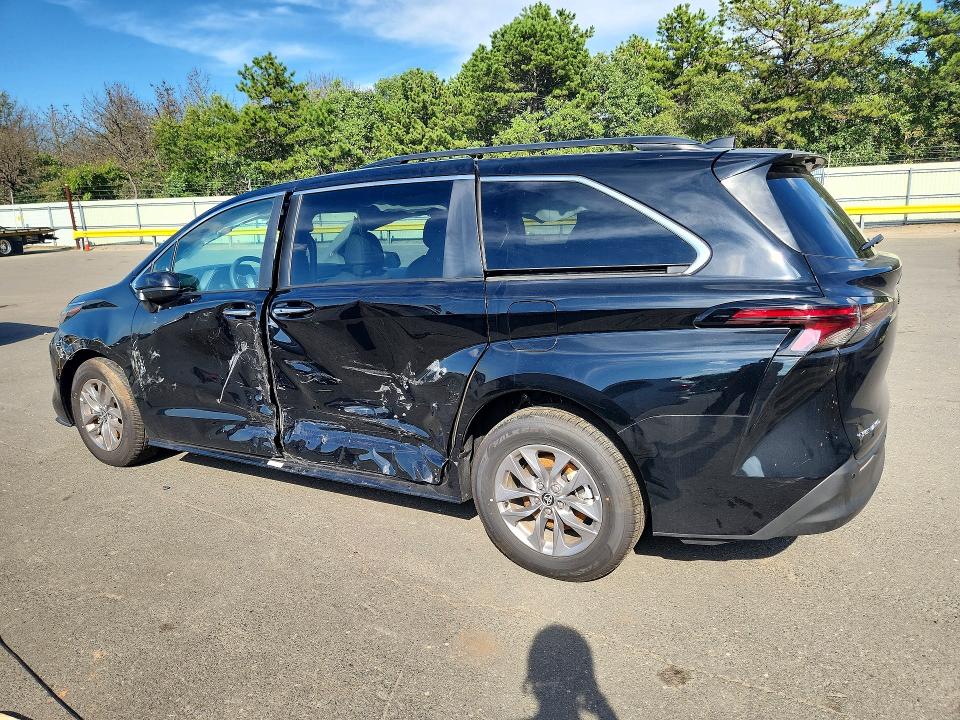 2026 Toyota Sienna მანქანა იყიდება აუქციონზე, vin: 5TDYSKFC7TS246149, აუქციონის ნომერი: 68277856