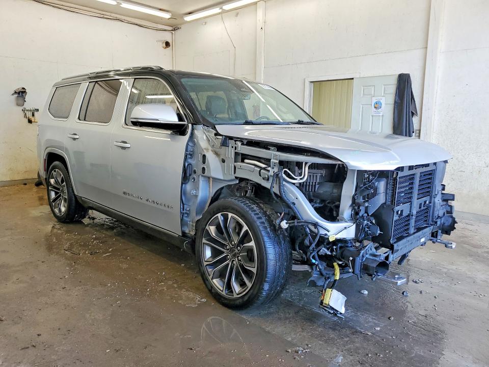 Продажа на аукционе авто 2022 Jeep Grand Wagoneer, vin: 1C4SJVGJ2NS154304, номер лота: 68767406