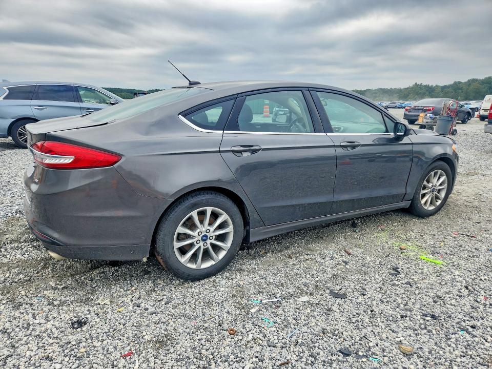 Auction sale of the 2017 Ford Fusion, vin: 3FA6P0H70HR226323        , lot number: 69132296