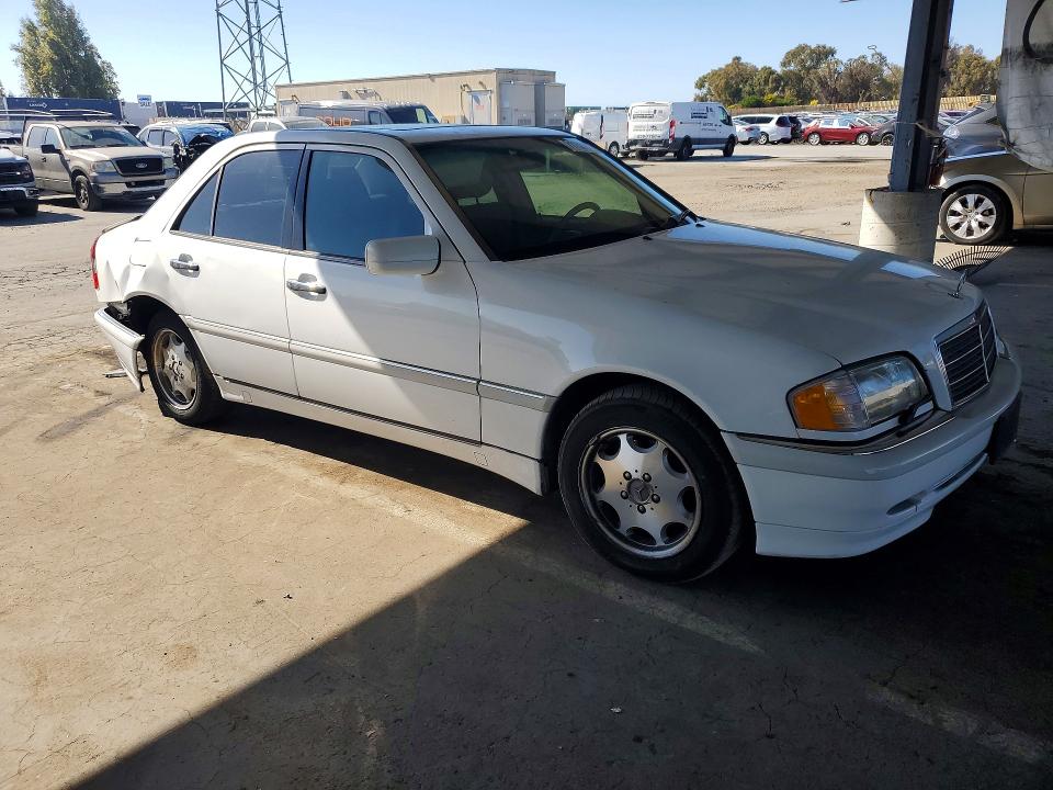 71150026 :رقم المزاد ، WDBHA24G5XA767011 vin ، 1999 Mercedes-benz C مزاد بيع