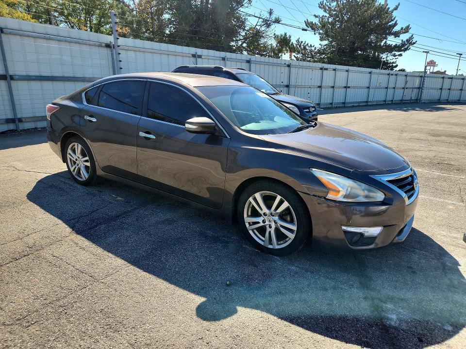 2015 Nissan Altima მანქანა იყიდება აუქციონზე, vin: 1N4BL3AP7FC162038, აუქციონის ნომერი: 70541876