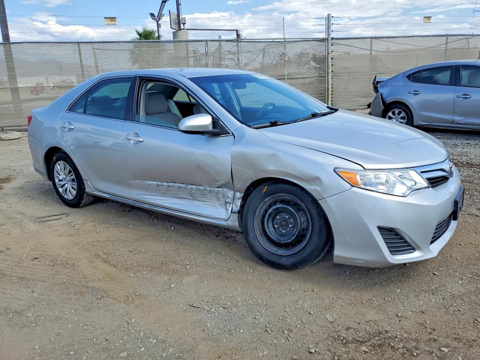 68449976 :رقم المزاد ، 4T4BF1FK6ER399696 vin ، 2014 Toyota Camry مزاد بيع