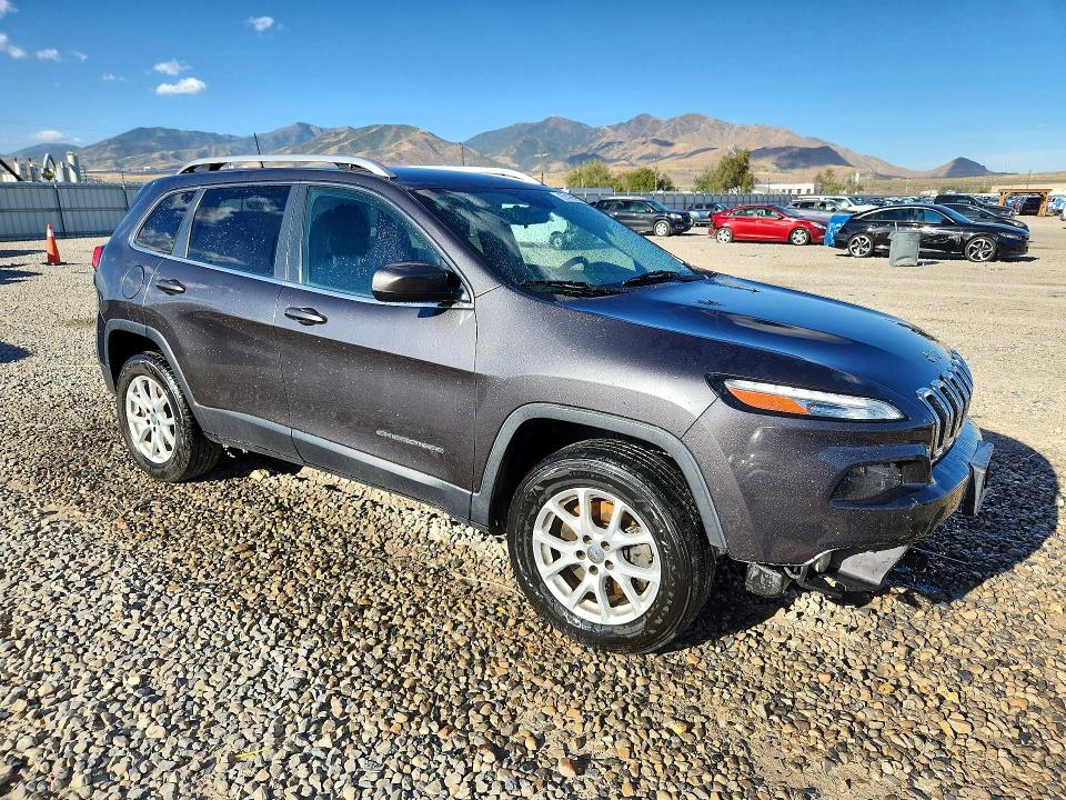 67435596 :رقم المزاد ، 1C4PJMCS0GW244223 vin ، 2016 Jeep Cherokee مزاد بيع
