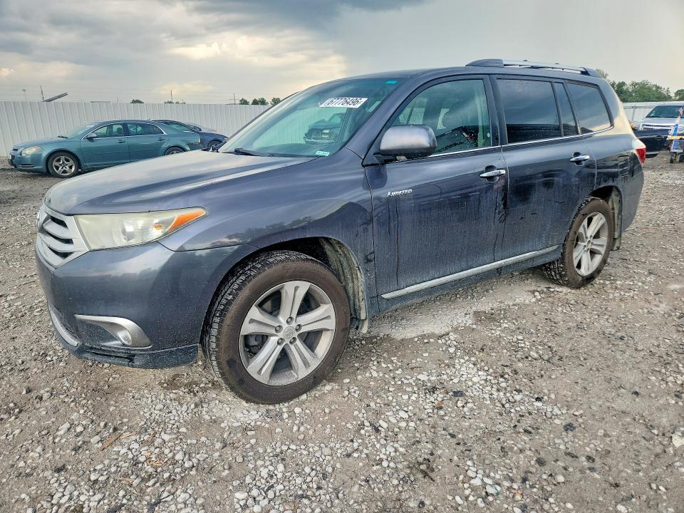 67776496 :رقم المزاد ، 5TDDK3EH5DS214268 vin ، 2013 Toyota Highlander مزاد بيع