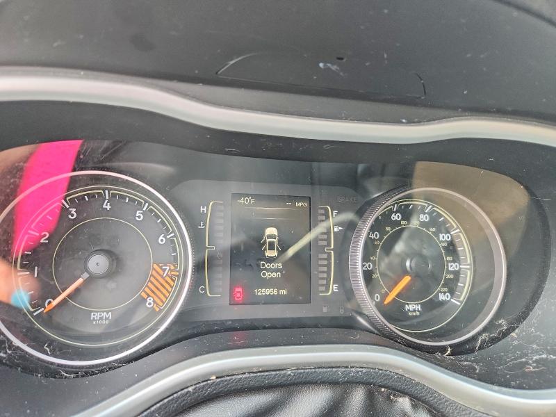 69678136 :رقم المزاد ، 1C4PJLCS2FW690012 vin ، 2015 Jeep Cherokee مزاد بيع