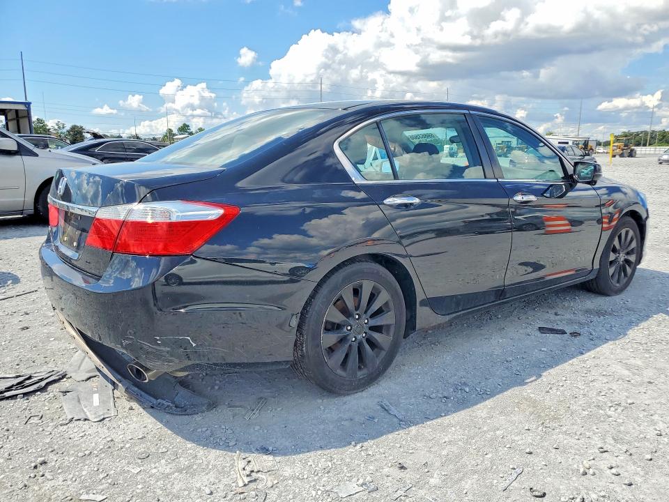 2015 Honda Accord მანქანა იყიდება აუქციონზე, vin: 1HGCR2F70FA065700, აუქციონის ნომერი: 69863506