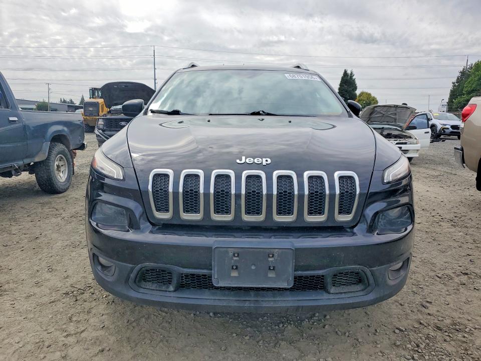 68701956 :رقم المزاد ، 1C4PJMCB4FW674089         vin ، 2015 Jeep Cherokee مزاد بيع