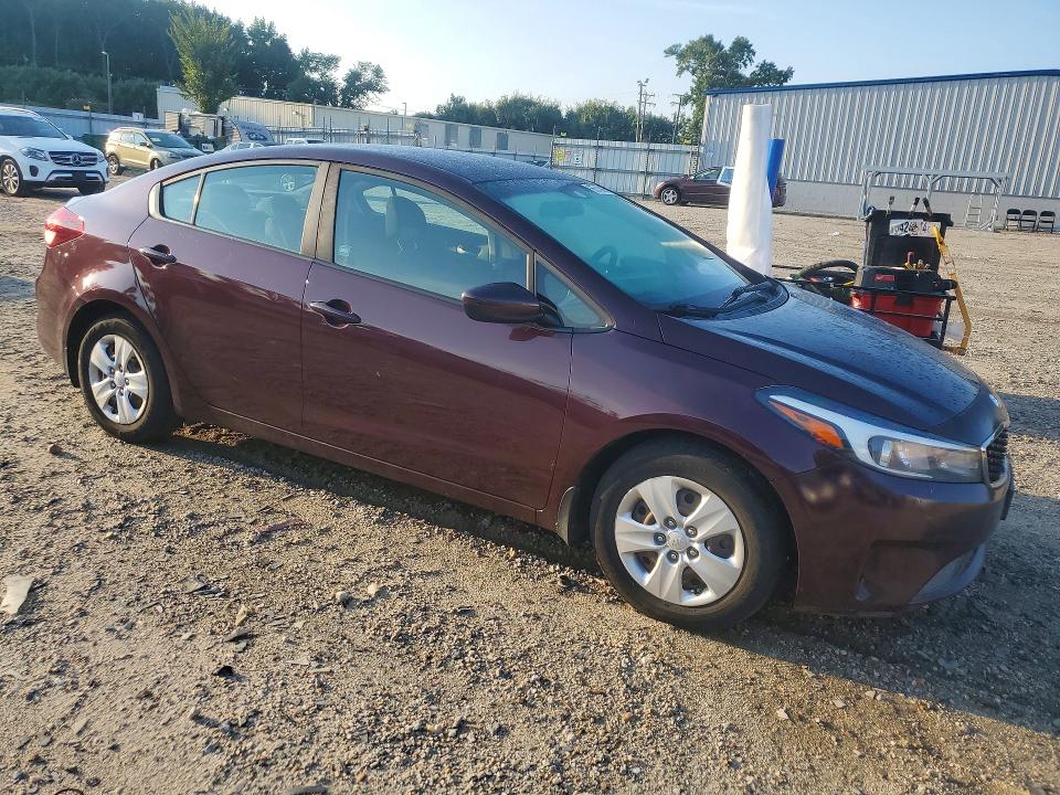 66515666 :رقم المزاد ، 3KPFK4A76HE123652 vin ، 2017 Kia Forte مزاد بيع