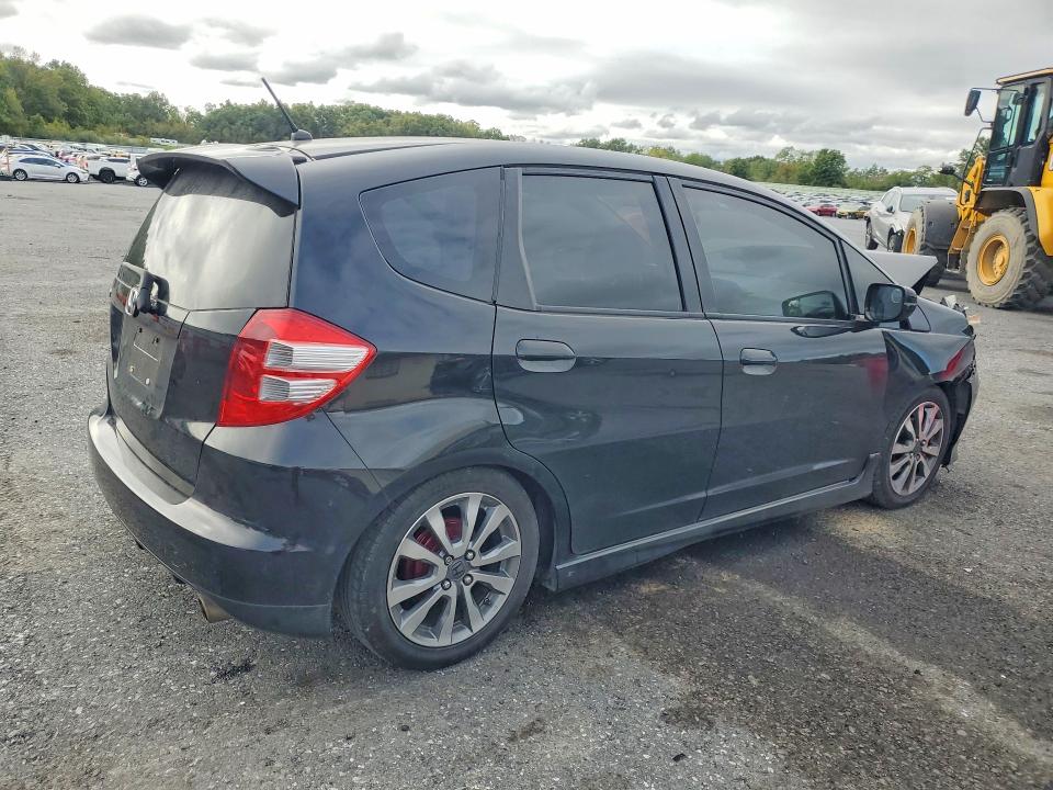 70716516 :رقم المزاد ، JHMGE8G55DC056972 vin ، 2013 Honda Fit مزاد بيع