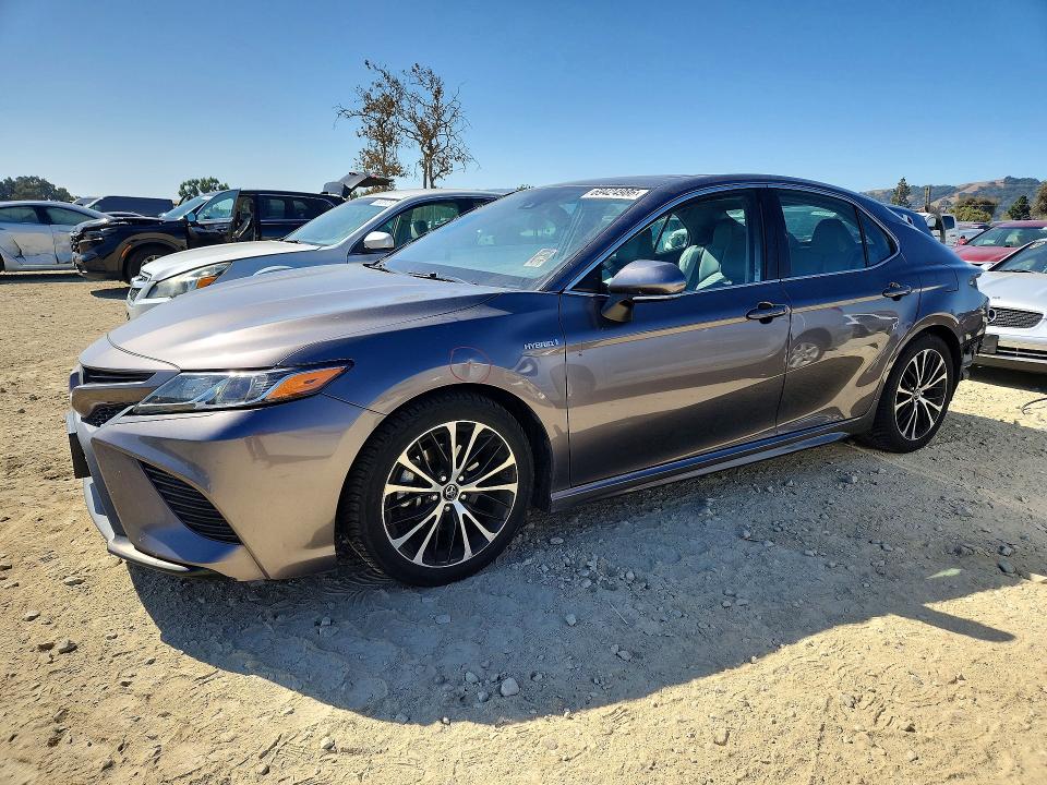 69424986 :رقم المزاد ، 4T1B21HK2JU505543 vin ، 2018 Toyota Camry Hybrid مزاد بيع