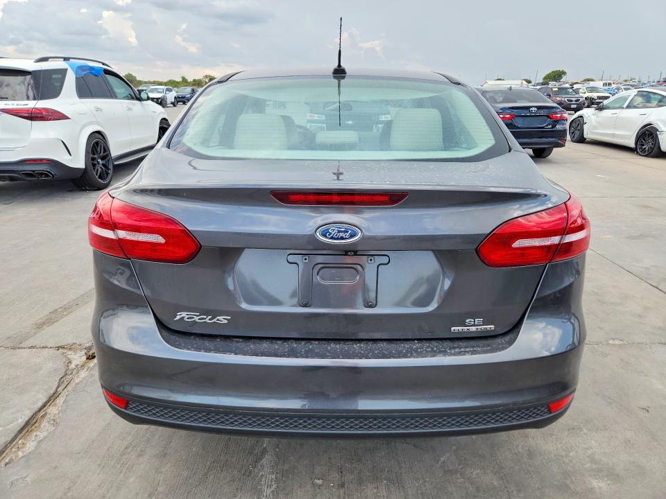 68674606 :رقم المزاد ، 1FADP3F26FL349989 vin ، 2015 Ford Focus مزاد بيع
