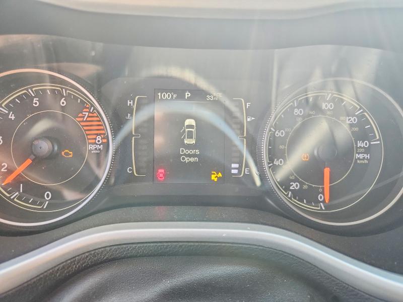 67849546 :رقم المزاد ، 1C4PJLLX2JD525089 vin ، 2018 Jeep Cherokee مزاد بيع