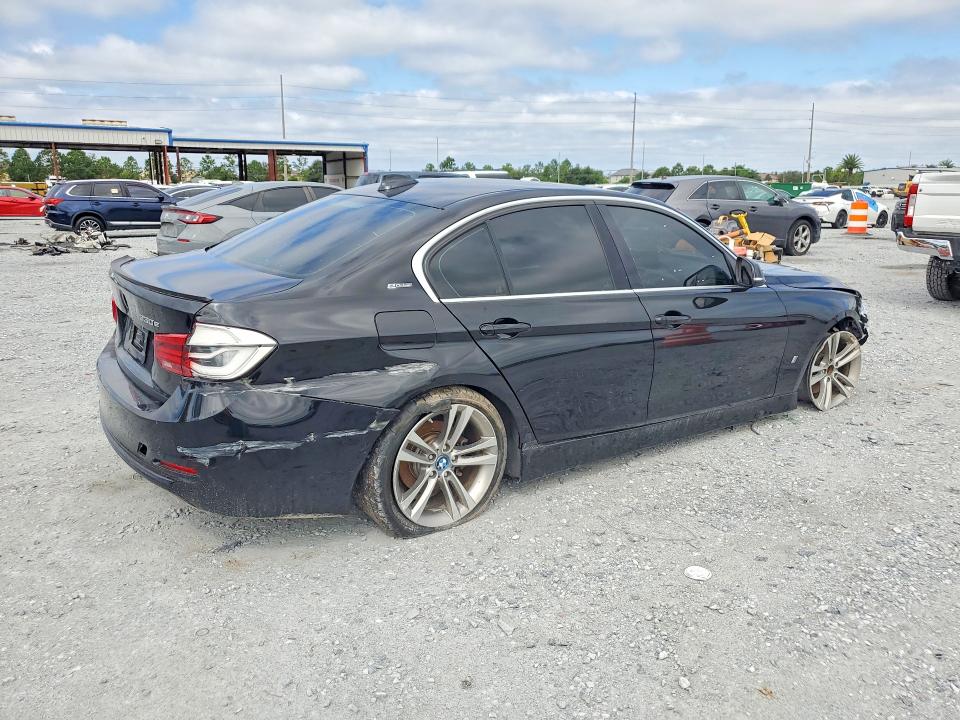 70131286 :رقم المزاد ، WBA8E1C54JA167553 vin ، 2018 Bmw 330e مزاد بيع