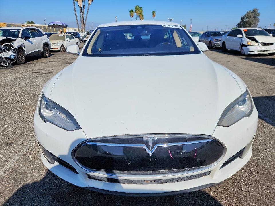 68755116 :رقم المزاد ، 5YJSA1S24FF086059 vin ، 2015 Tesla Model S مزاد بيع