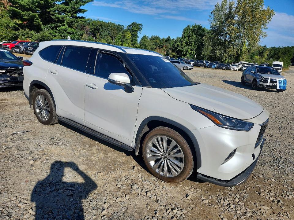 Продаж на аукціоні авто 2022 Toyota Highlander, vin: 5TDFZRBH7NS200255, номер лоту: 67057076