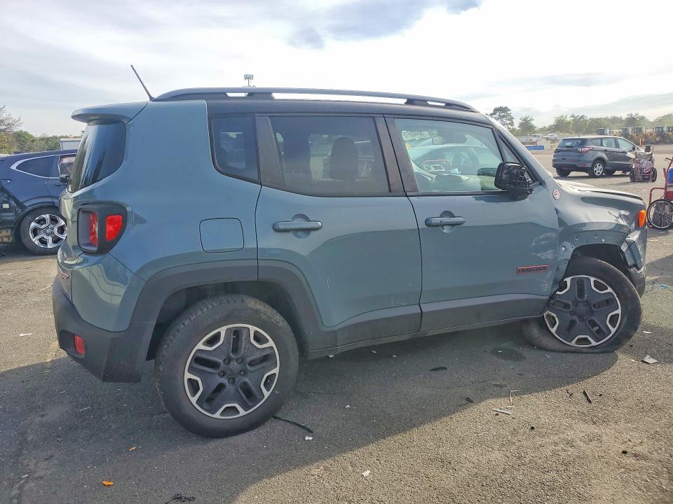 68445916 :رقم المزاد ، ZACCJBCT4FPB82140 vin ، 2015 Jeep Renegade مزاد بيع