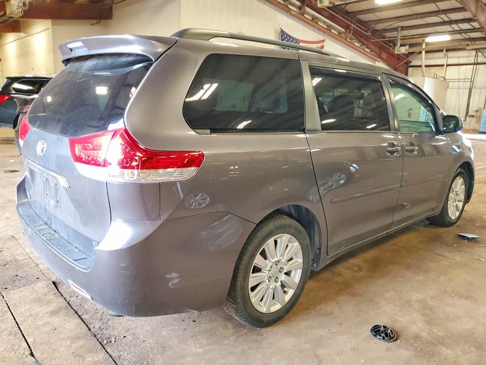 Продаж на аукціоні авто 2011 Toyota Sienna, vin: 5TDDK3DC8BS015542, номер лоту: 69206526