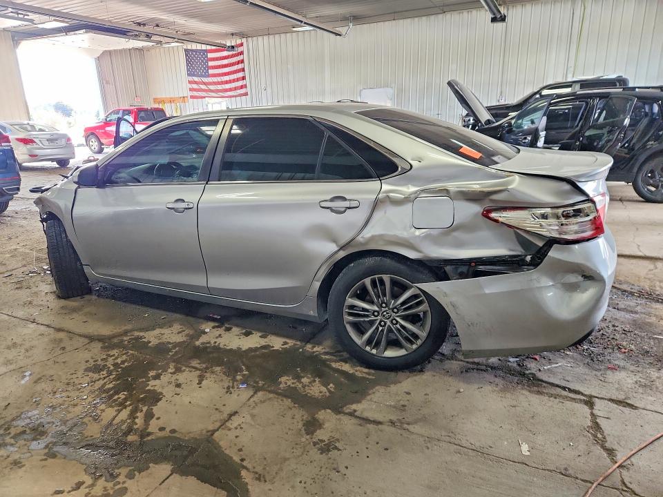 71100216 :رقم المزاد ، 4T1BF1FK0FU111151 vin ، 2015 Toyota Camry مزاد بيع