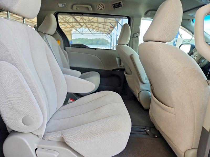 69358606 :رقم المزاد ، 5TDKK3DC5ES525486 vin ، 2014 Toyota Sienna مزاد بيع