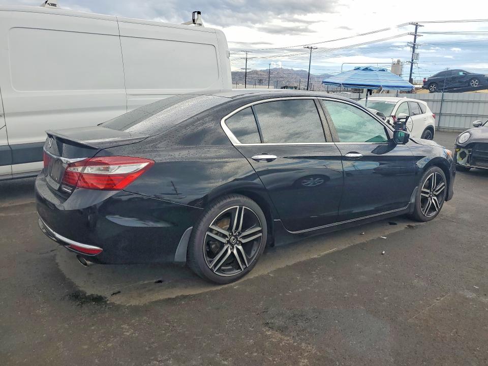 67995826 :رقم المزاد ، 1HGCR2F13HA258521 vin ، 2017 Honda Accord مزاد بيع