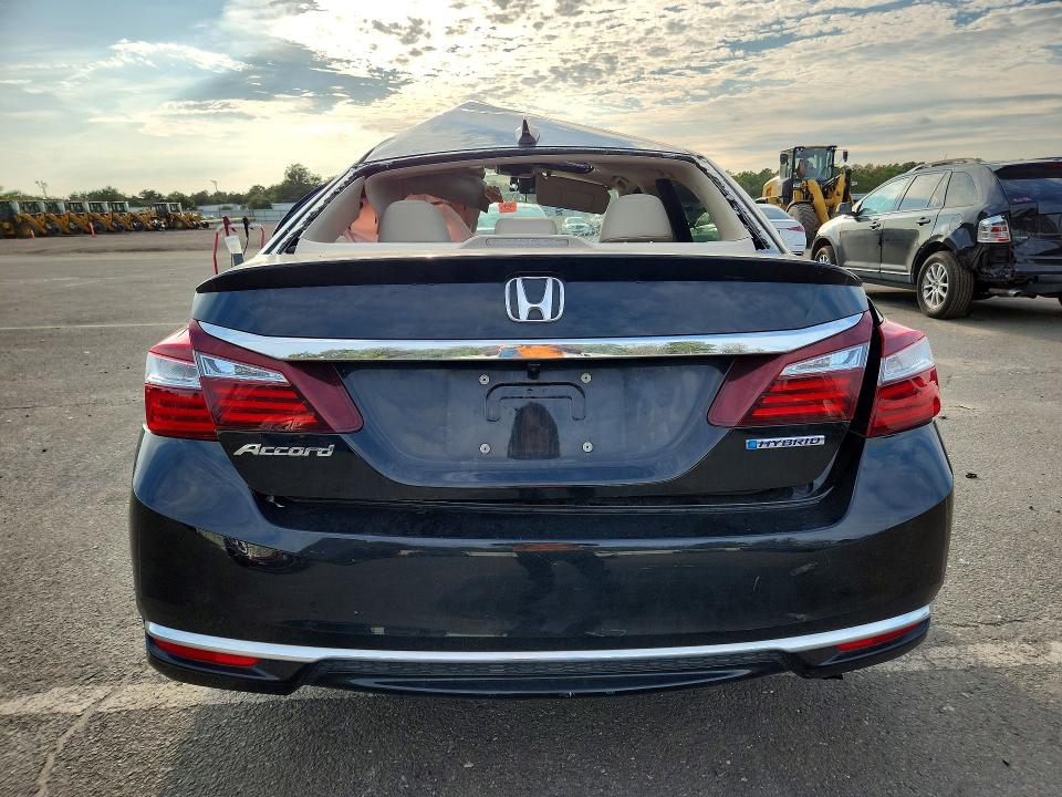 Продаж на аукціоні авто 2017 Honda Accord, vin: JHMCR6F51HC016337, номер лоту: 69071806