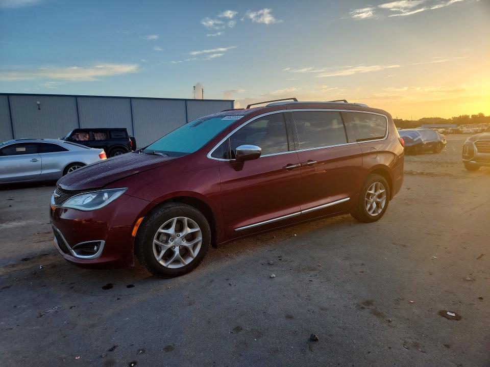69620666 :رقم المزاد ، 2C4RC1GG3HR620382 vin ، 2017 Chrysler Pacifica مزاد بيع