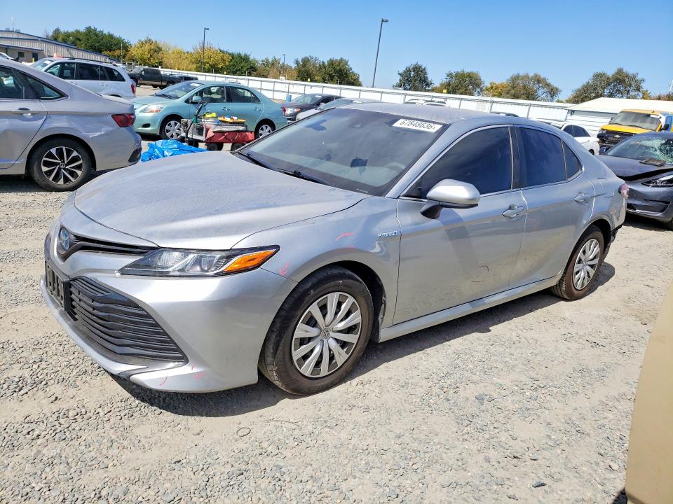 67848636 :رقم المزاد ، 4T1C31AK0LU522758 vin ، 2020 Toyota Camry مزاد بيع