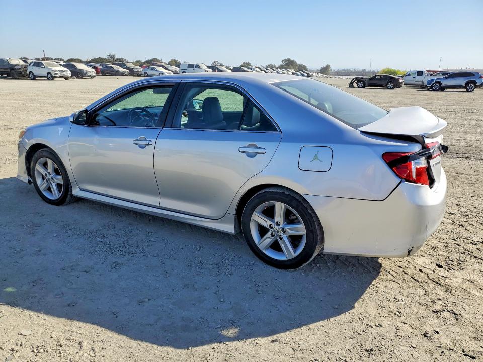 71292176 :رقم المزاد ، 4T1BF1FK8EU774112 vin ، 2014 Toyota Camry مزاد بيع
