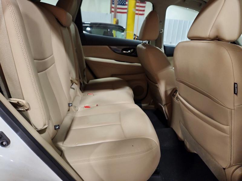 68639846 :رقم المزاد ، 5N1AT2MV4GC915564 vin ، 2016 Nissan Rogue مزاد بيع