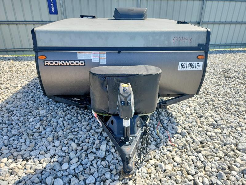2022 Rockwood Travel Trailer მანქანა იყიდება აუქციონზე, vin: 4X4CFM415ND314811, აუქციონის ნომერი: 69140916