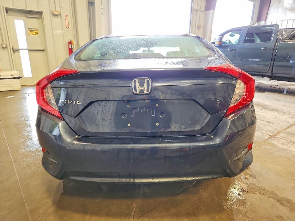 67603766 :رقم المزاد ، 19XFC2F58JE040206 vin ، 2018 Honda Civic مزاد بيع