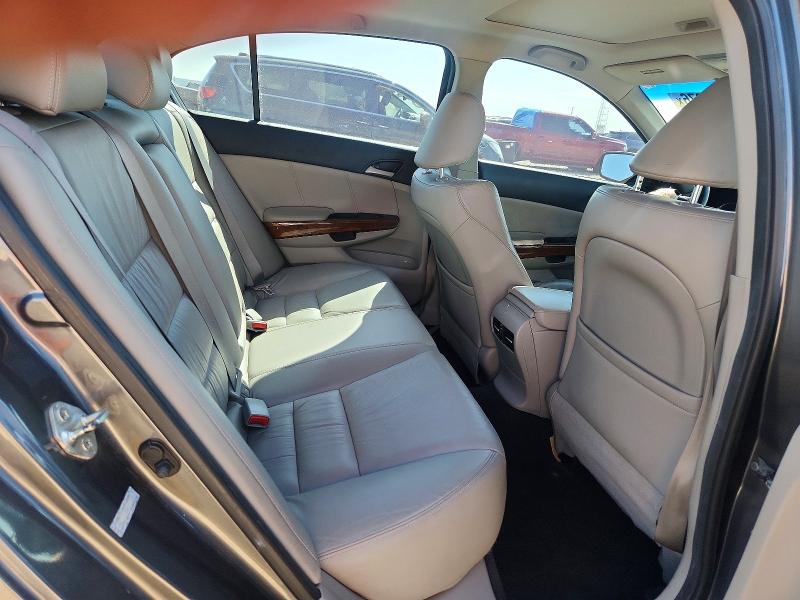67643376 :رقم المزاد ، 1HGCP2F84BA113899 vin ، 2011 Honda Accord مزاد بيع