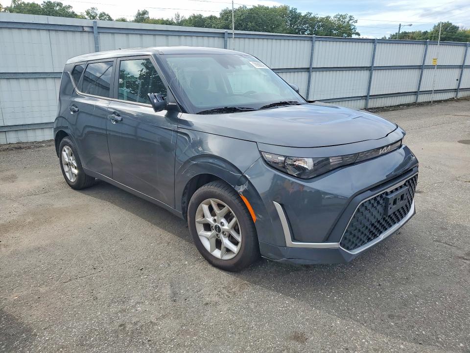 70582096 :رقم المزاد ، KNDJ23AU6P7879507 vin ، 2023 Kia Soul مزاد بيع