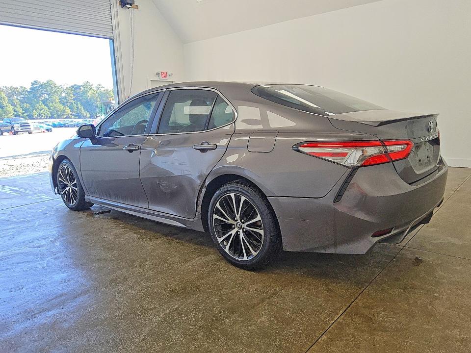 Продаж на аукціоні авто 2018 Toyota Camry, vin: 4T1B11HK2JU627533, номер лоту: 66109746