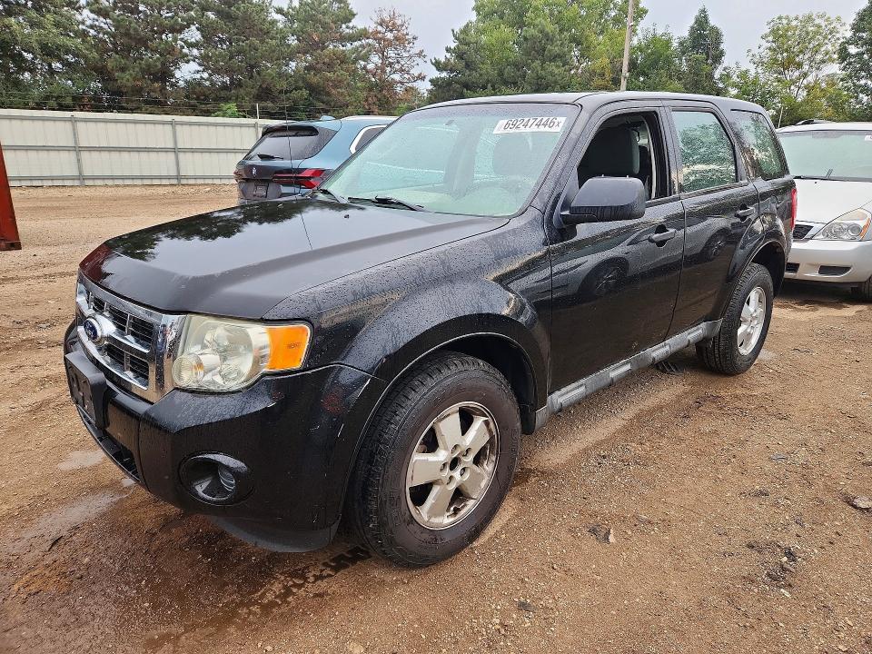 69247446 :رقم المزاد ، 1FMCU9C76AKD17281         vin ، 2010 Ford Escape مزاد بيع