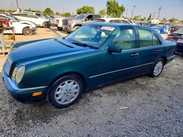 1996 Mercedes-benz E მანქანა იყიდება აუქციონზე, vin: WDBJF55F2TJ019255, აუქციონის ნომერი: 70169896