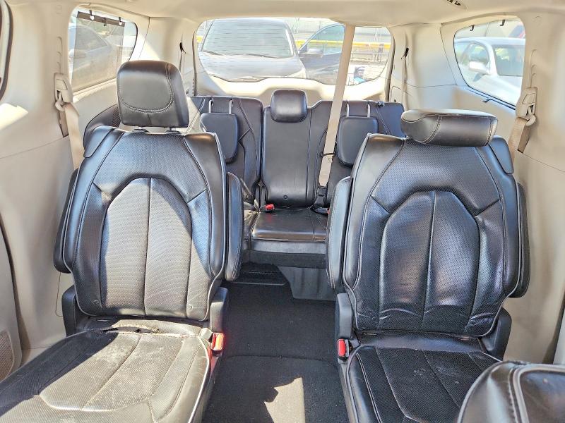 69886046 :رقم المزاد ، 2C4RC1GG1JR273821 vin ، 2018 Chrysler Pacifica مزاد بيع