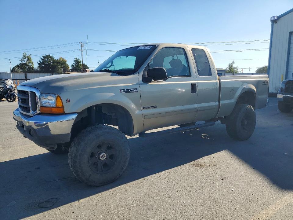 67750376 :رقم المزاد ، 1FTNX21F11EC78765 vin ، 2001 Ford F250 مزاد بيع