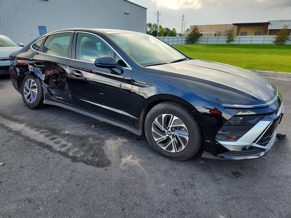 2026 Hyundai Sonata Hybrid მანქანა იყიდება აუქციონზე, vin: KMHL24JJ1TA166673, აუქციონის ნომერი: 69224276