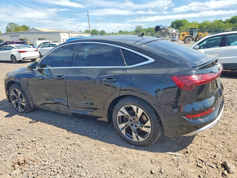 Продажа на аукционе авто 2021 Audi E-tron, vin: WA11AAGE4MB010723, номер лота: 68282076