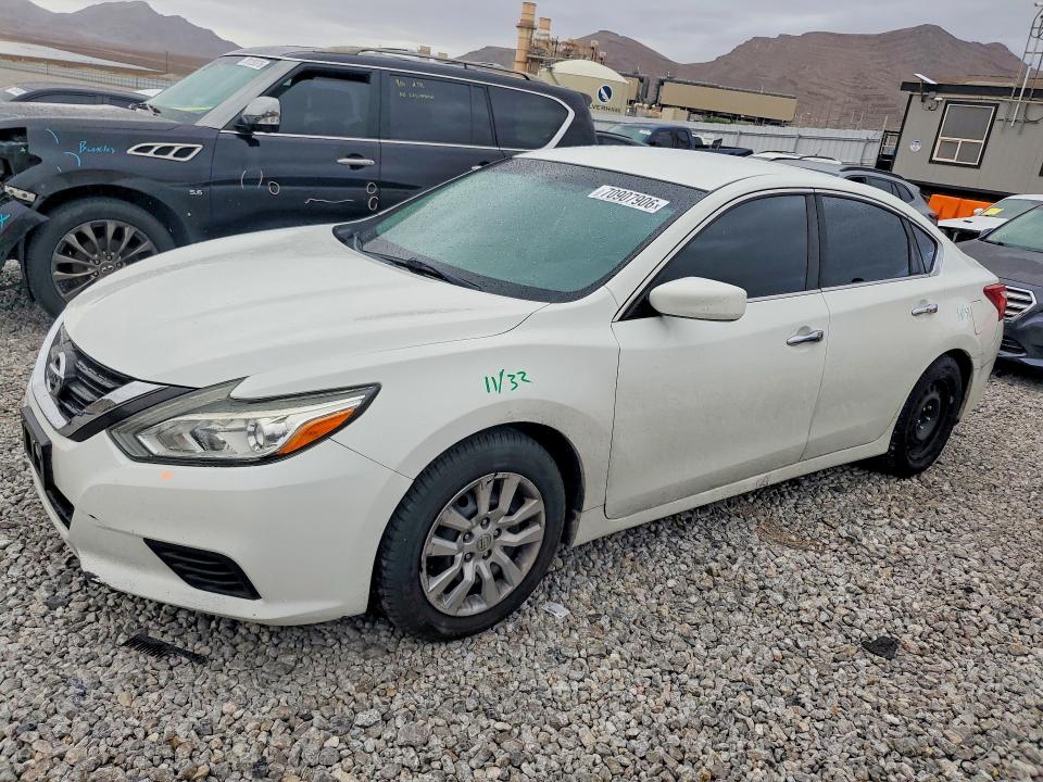 2016 Nissan Altima მანქანა იყიდება აუქციონზე, vin: 1N4AL3AP2GN372774, აუქციონის ნომერი: 70907906