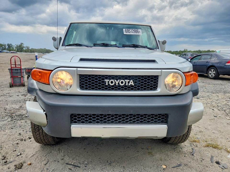 69572986 :رقم المزاد ، JTEBU11F270007043 vin ، 2007 Toyota Fj Cruiser مزاد بيع