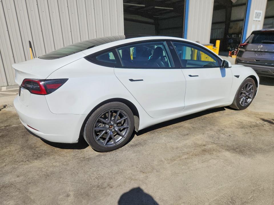 Продажа на аукционе авто 2023 Tesla Model 3, vin: 5YJ3E1EA8PF452294, номер лота: 70015616