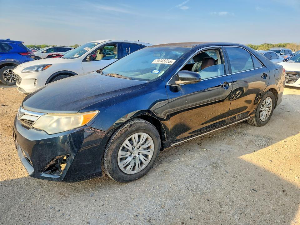 70345256 :رقم المزاد ، 4T1BF1FK3CU089528 vin ، 2012 Toyota Camry مزاد بيع