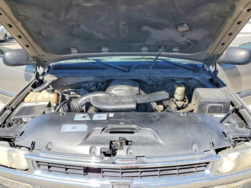 70421036 :رقم المزاد ، 1GNEC13V22J117500 vin ، 2002 Chevrolet Tahoe مزاد بيع